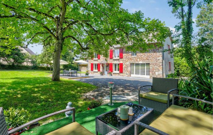 Stunning Home In Dangy With Wifi