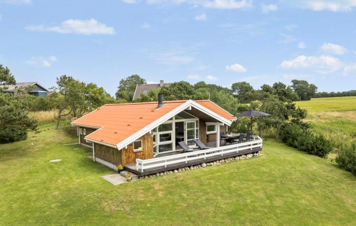 Stunning Home In Humble With Sauna