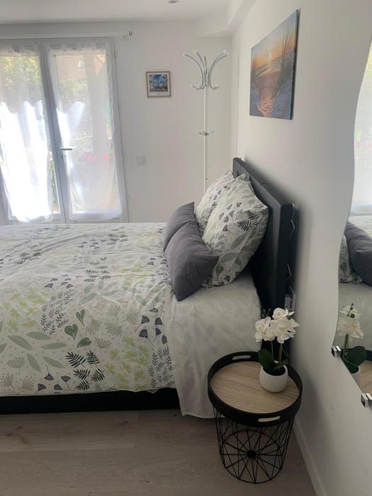 StudioCDG fr Cerisier, Studio proche near CDG Roissy airport, Parc Expositions, Stade de France, Arena, Disney, Asterix