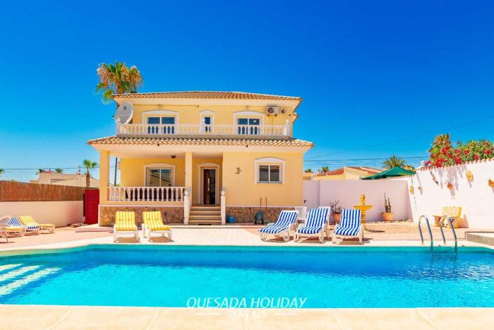 Stunning Central Villa Rosa in Ciudad Quesada Rojales Spacious 4-Bedroom Retreat with Private Pool