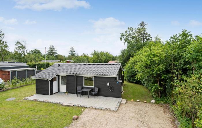 Awesome Home In Tarm With Wifi