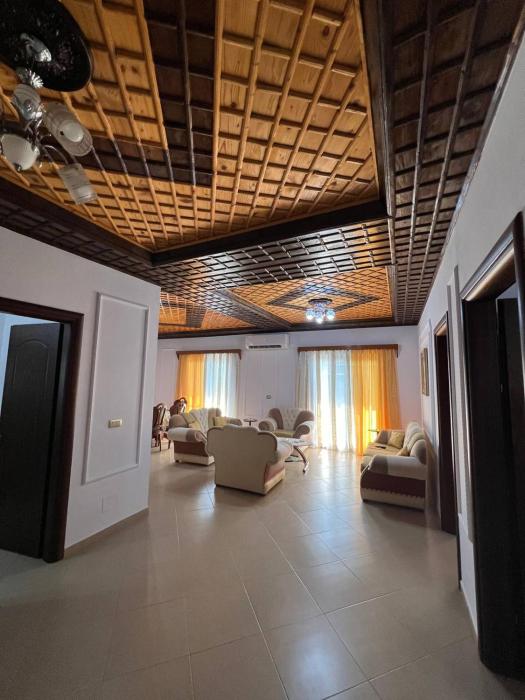 Armandos wooden roof