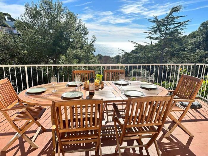 Villa frente al Mar con Piscina y Playa Privada