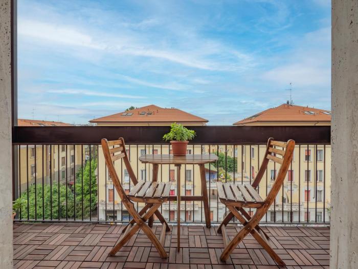 Xenia Apartments - Colorful suite in Città Studi area