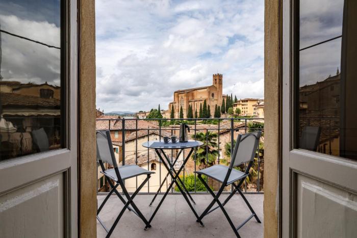 Siena Apt with Stunning Church of San Domenico View