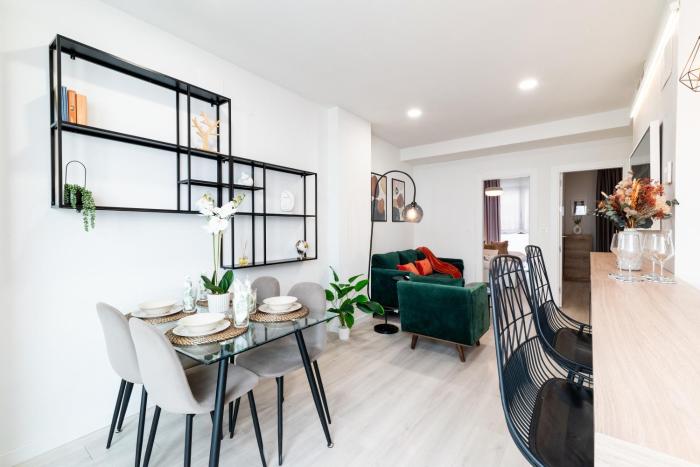 Wekey Homes, Ángel Deluxe Apartment with Parking