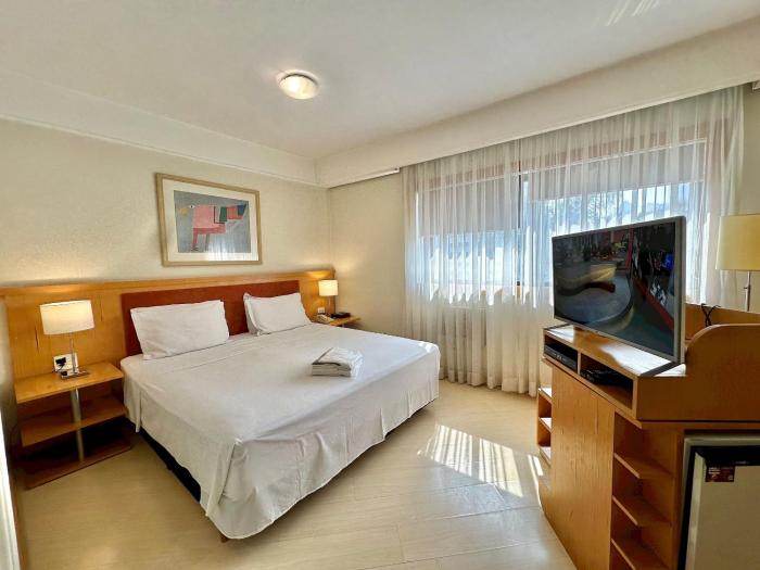 Flat Bienal Ibirapuera UH403