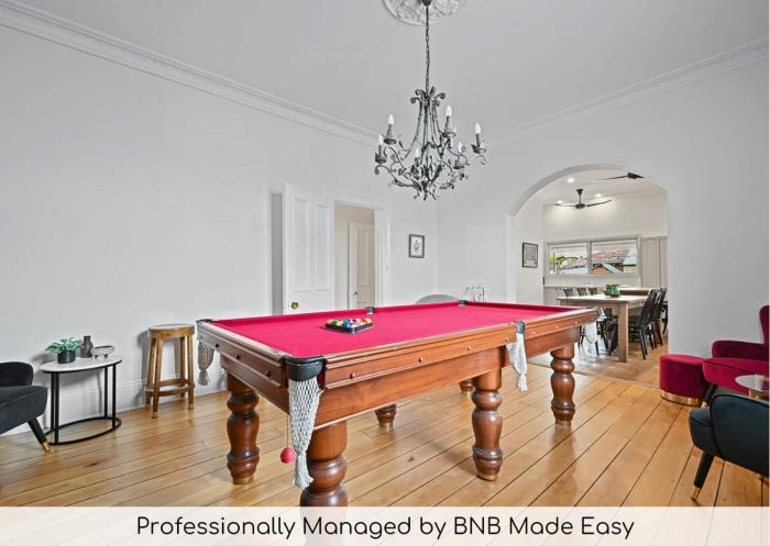 Dunkley House - Large CBD Heritage Home, Sleeps 10