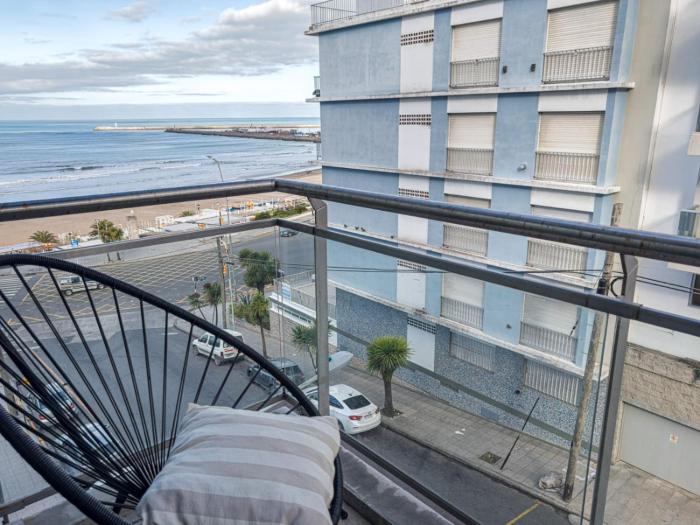 A pasos de Playa Grande dpto a estrenar