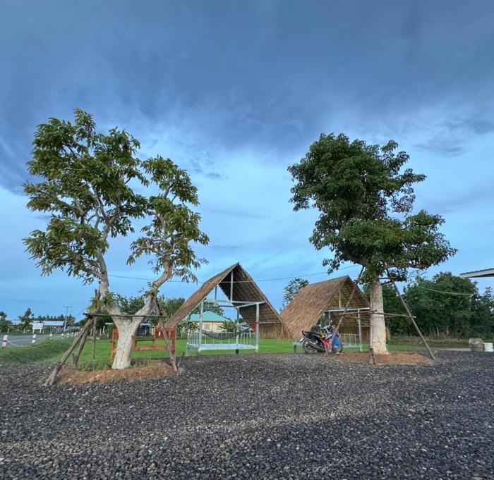 ทุ่งนา กางเต้น