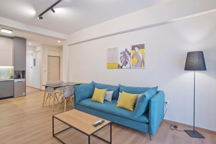 Athenian Escape 2BR, 2BA, Stylish Fully Reno Apt