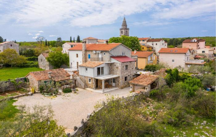 1 Bedroom Gorgeous Home In Poljica