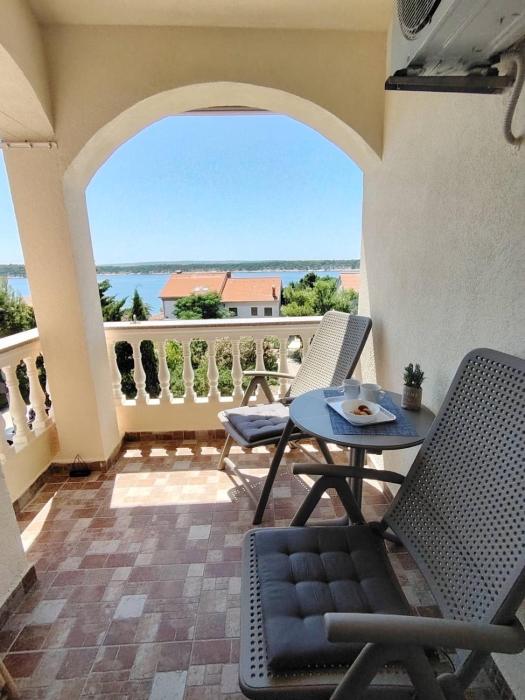 Studio apartman Dolin