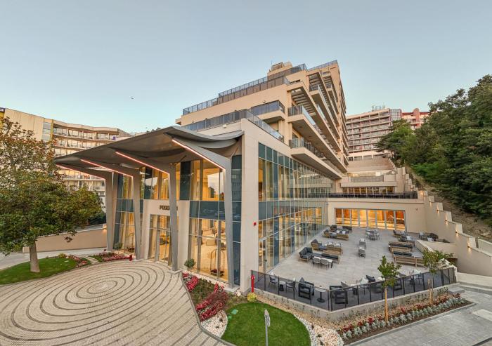 Poseidon Beach Resort - a NEW 5-Star Experience - PREMIUMINCLUSIVE, FREE Beach Access, EV station