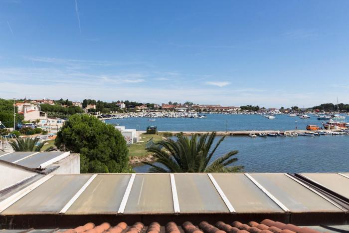 Family apartment by the sea