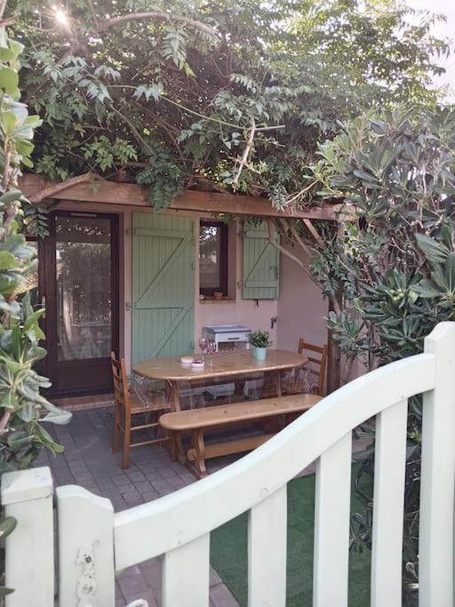 Jolie maisonnette dans résidence avec piscine, clim, lave-linge, lave-vaisselle et WiFi