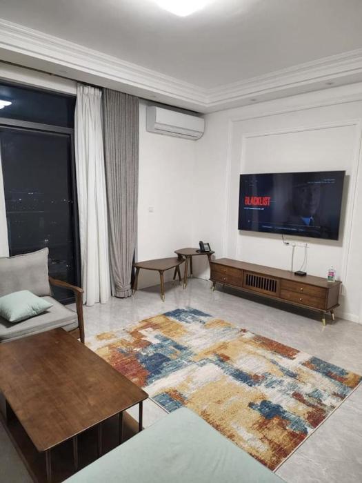 3Bd 3 5BA condo with pool and gym