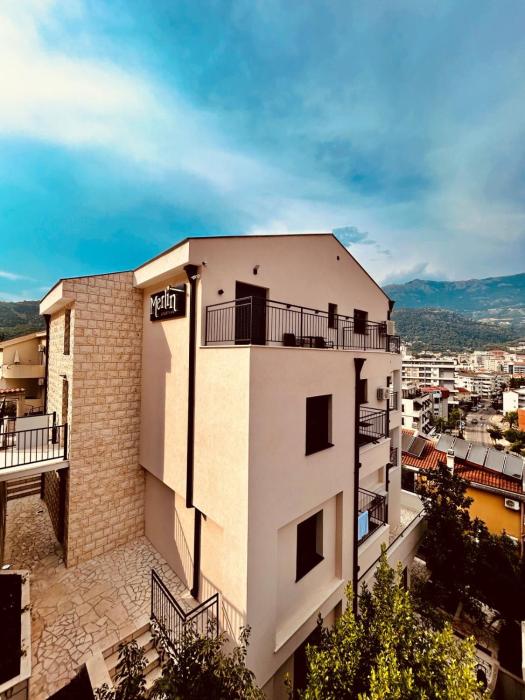 Merlin Prestige Apartments