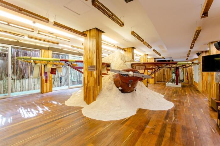 Location! Steps to Beach Balcony 38St Art Expo