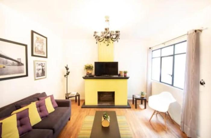 Zócalo Heart WiFi Smart TV Central Location