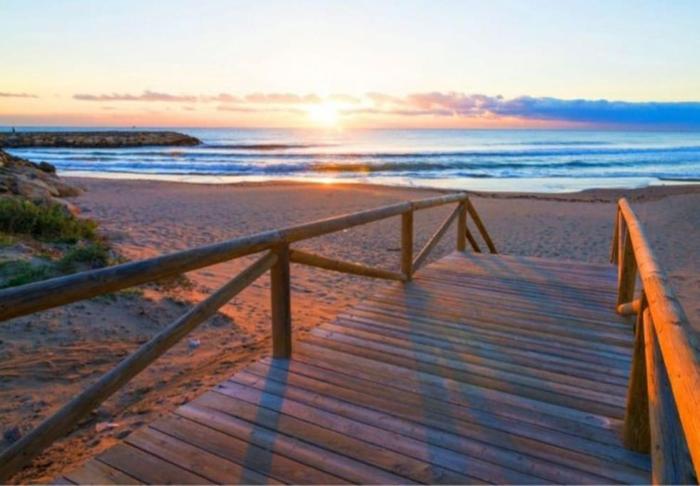 Sol playa y cocina mediterranea en tu apartamento