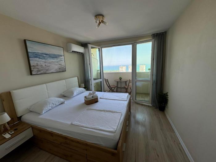 Апартамент Панорама Лазур