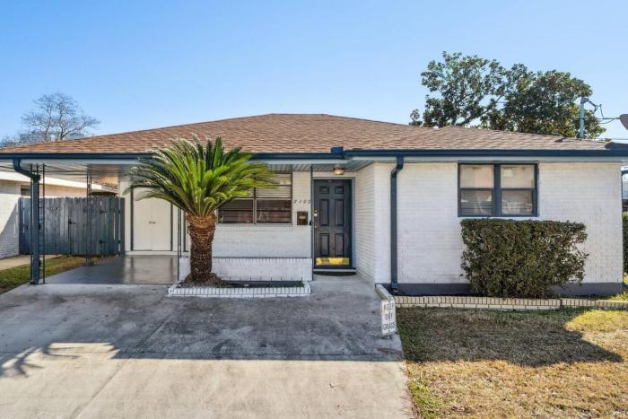 NOLA (2BD) Vacation hub