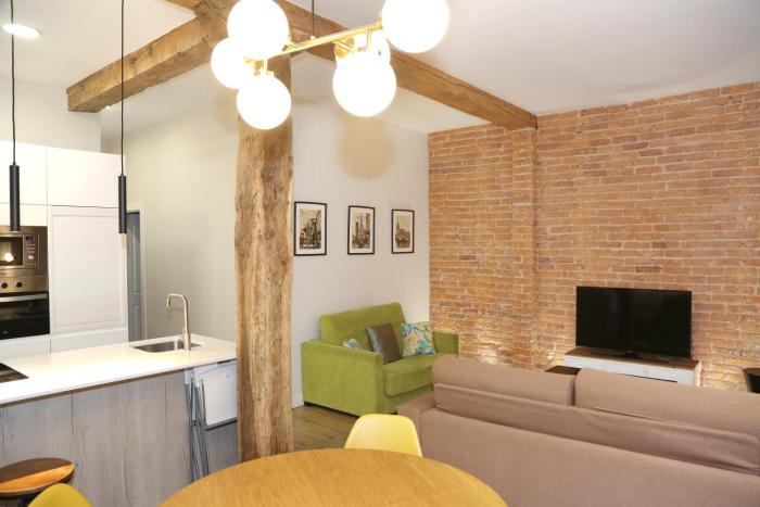 MAGNIFICO PISO FRENTE AL CASCO VIEJO DE BILBAO