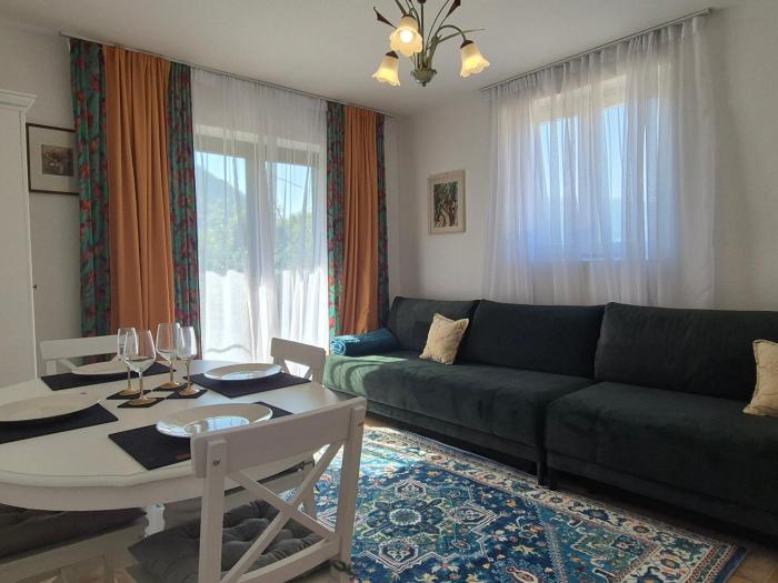E&E Garden Breeze Apartment