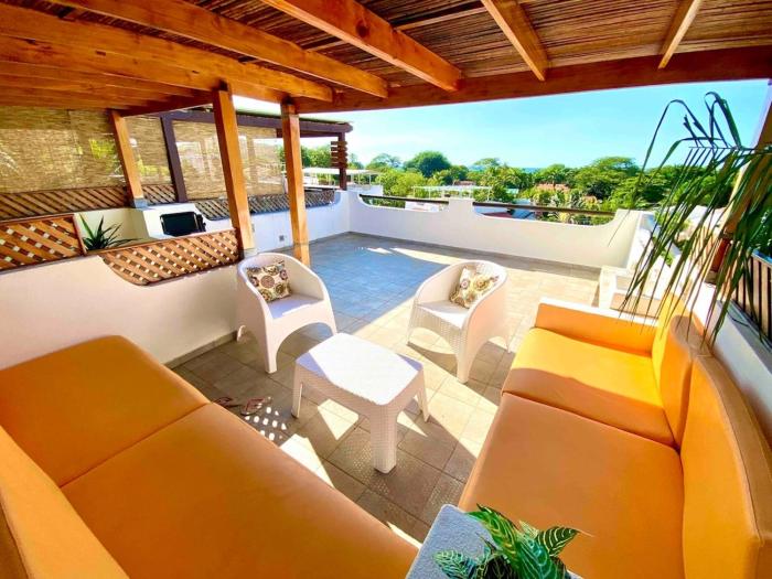 Modern Condo with a Rooftop Patio