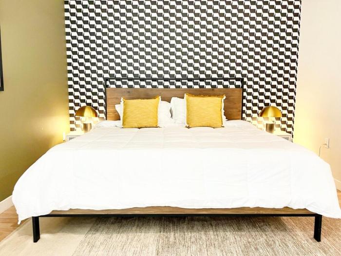 City View Apartment In Downtown!