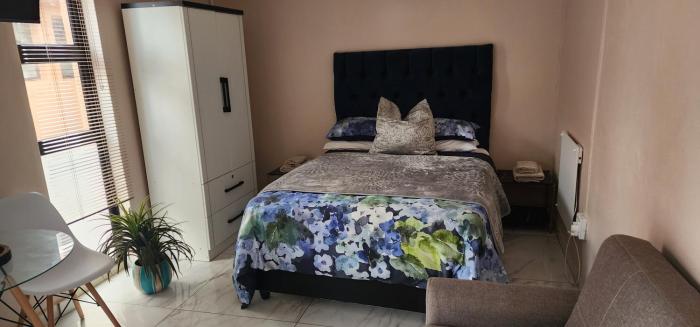 Batchelor at Labiance by Cozy