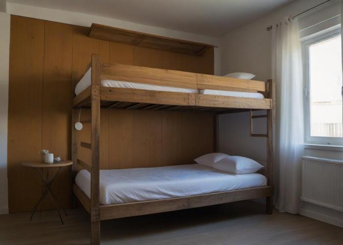 Garden Serenity Bunk Room with Private Bath Near Airport