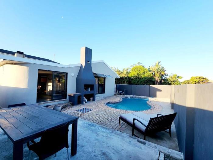 Atlantis Haven - Coastal Cabana Sunrise-On-Sea