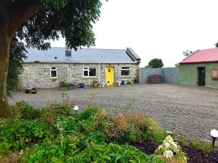 Charming Farmland Escape in the Heart of Ireland