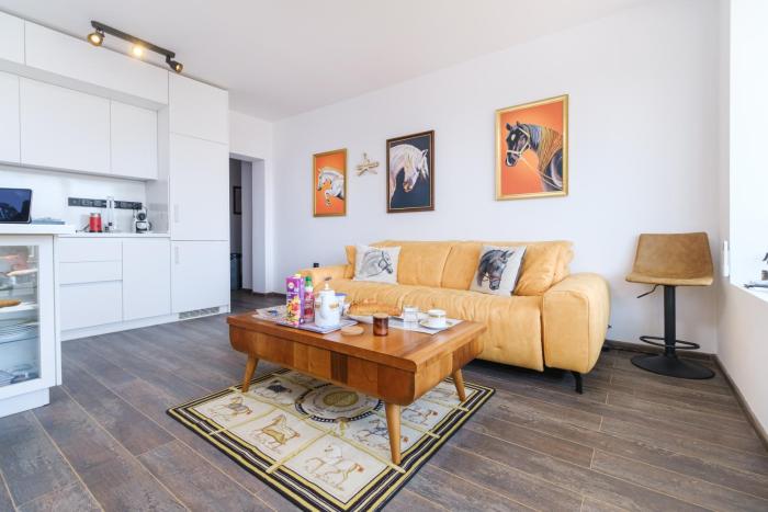 Serene Luxe Oasis Retreat on the Outskirts by Flat Mаnager