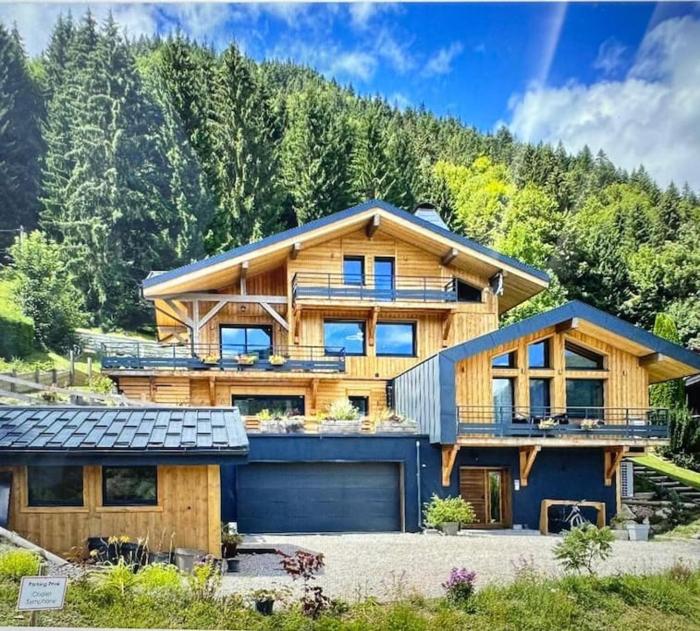 Stunning apartment- mountain views near Morzine