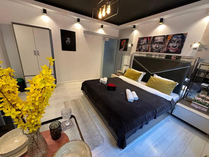 The Fame - Modern Studio in Top Location & Parking