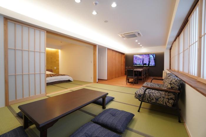 Bird Hostel Palace Side Suite