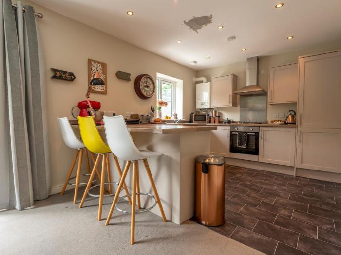 Charming Modern Retreat with Private Garden - Pass the Keys