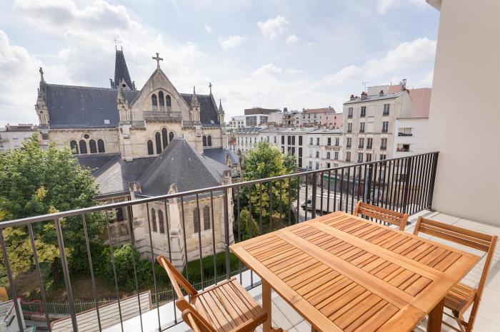 Paris Center & Eurostar 15 mn, Brand new duplex, terrasse, balcony, 2 bathrooms, parking,