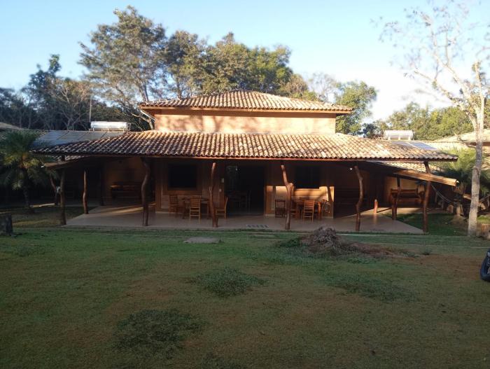 Pousada e Camping Claro Casa de Pedra de Delfinópolis -MG