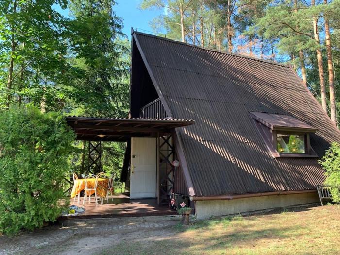 Kamińsko, Puszcza Zielonka, dom nad jeziorem