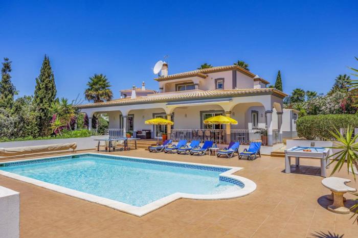 Villa Mocho by Villa Plus