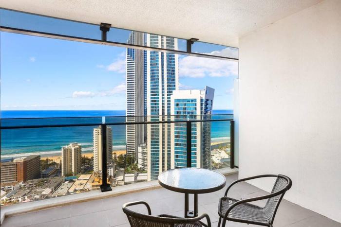 Huge Circle on Cavill 2 BRM Sleeps 6 - Optimise BNB