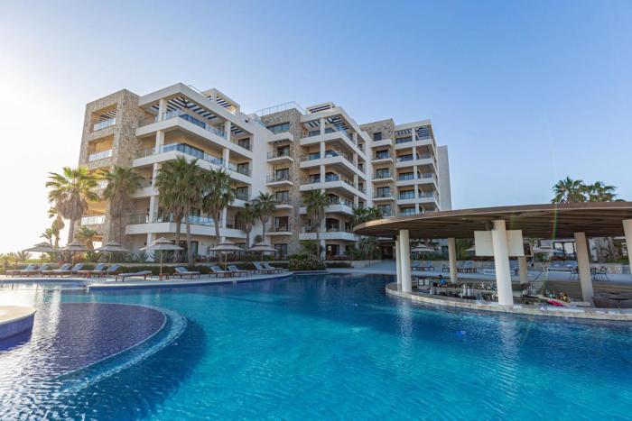 Oceanfront Chic Retreat Studio-Golf-Spa-Jacuzzi & more!