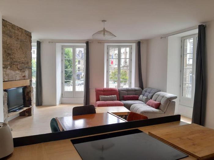 Appartement 75m2 plein centre face a la mairie