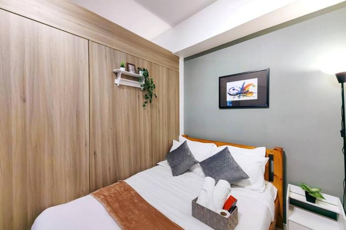 1BR Condotel with Balcony at FAME Residences #FM11