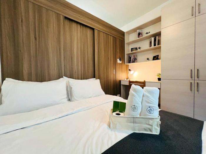 1BR Condotel with Balcony at FAME Residences #FM12