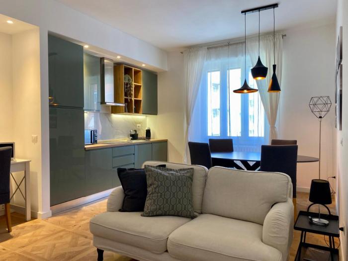 Modern Elegance in Milans City Core